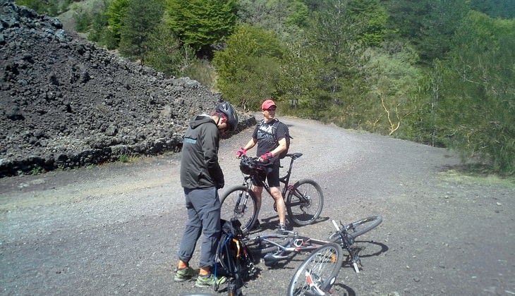 Tour Etna - travel with the bike