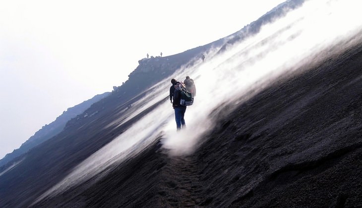 hiking Etna - volcanoes of sicily