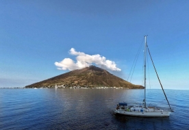 Boating holidays Holiday in Sicily -Cruise Eolie