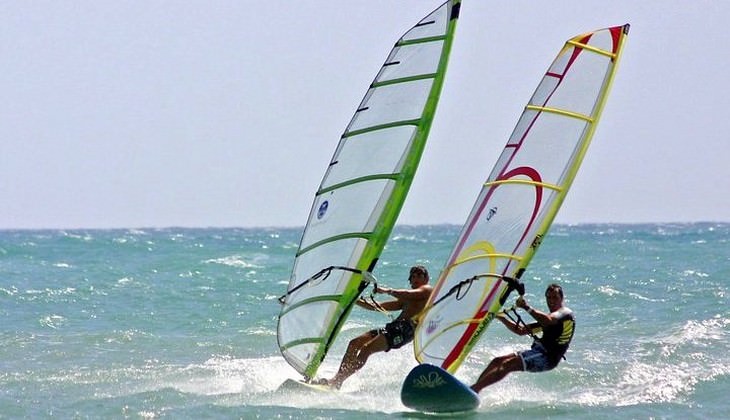 Windsurf classes Italy - windsurfing spot