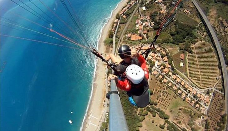 Sport & Adventure Holiday in Sicily -Paragliding in italy