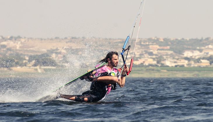 Kitesurf Sicily - learning to kitesurf