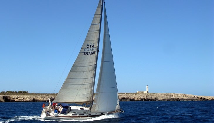 Sailing classes in Italy - boat driving license