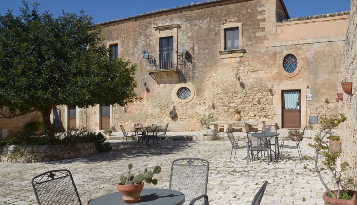 hotels in ragusa - best place to stay in sicily